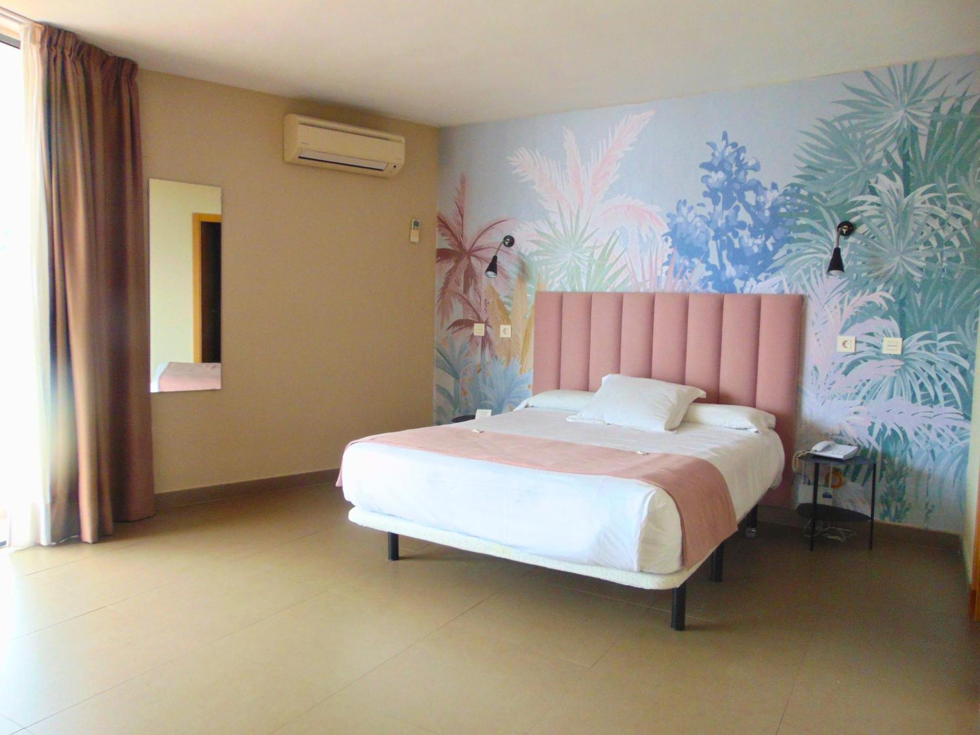 פואנגירולה Hotel Mainare Playa מראה חיצוני תמונה